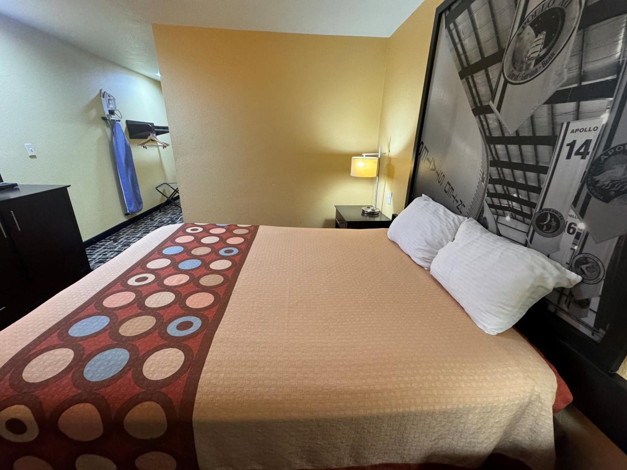 Hotel Super 8 By Wyndham Pasadena Exterior foto